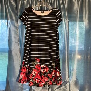 Pink violet striped dress with flower design. CL09